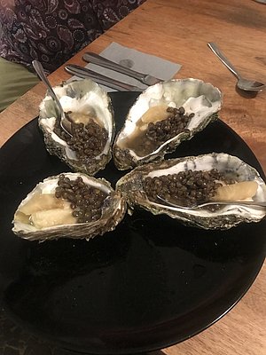 Vegane Austern mit Linsenkaviar