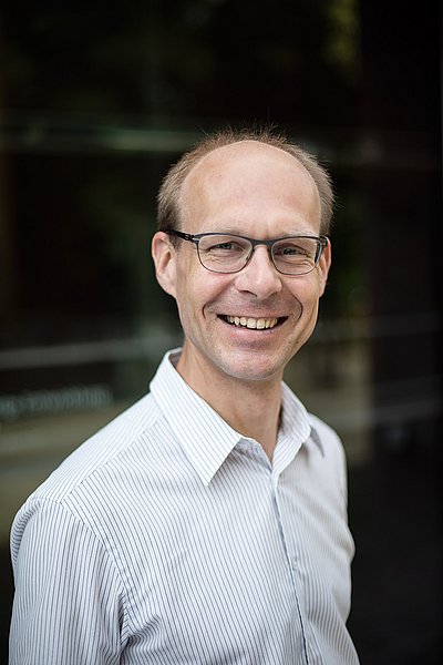 Ein Portraitfoto von Prof. Dr. Ing. Alexander Pfriem