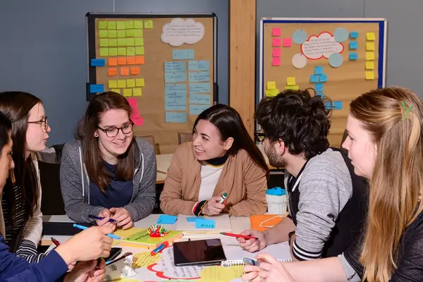 Gelebter internationaler Austausch in allen Bereichen der Hochschule.